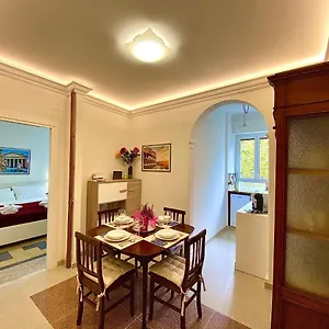 Apartment Domus Delphi, Rome